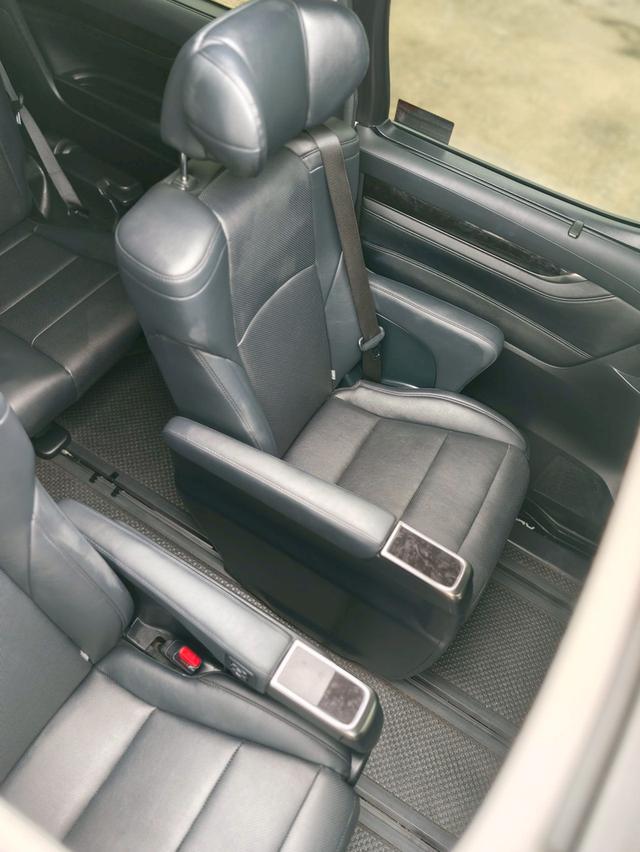 Toyota Vellfire 2.5 ZG Edition 11