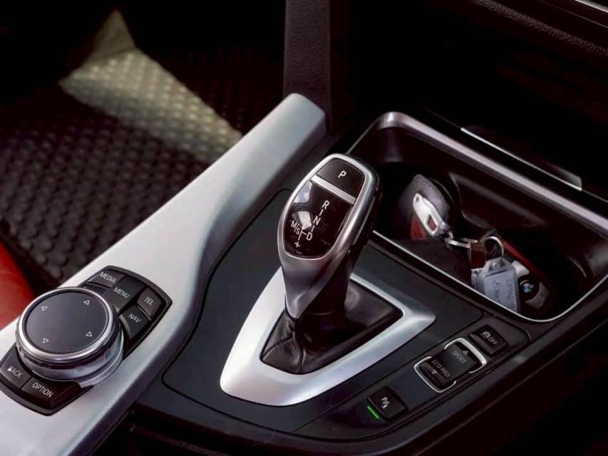 ขาย BMW 320D Msport ปี16 11