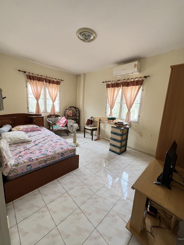 บ้านทาวน์โฮมหลังริม 2 ชั้น หมู่บ้านลดาสิริ บ้านกล้วยไทรน้อย 7