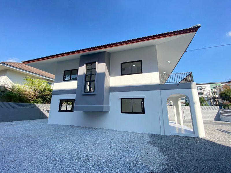 ขายบ้านเดี่ยว 2 ชั้น  เนื้อที่ 125 ตารางวา  หมู่บ้านเมืองเอกรังสิต ถนนพหลโยธิน ตำบลหลักหก อำเภอเมืองปทุมธานี จังหว 13