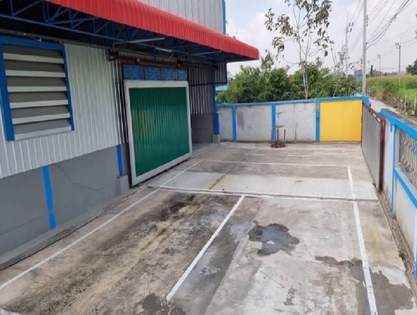 ให้เช่าโกดัง พร้อม สำนักงาน พื้นที่ใช้สอย 440 ตารางเมตร ซอยคุ้มเกล้า เข้าซอยไม่ลึก ถนนคุ้มเกล้า ใกล้ นิคมลาดกระบัง 7
