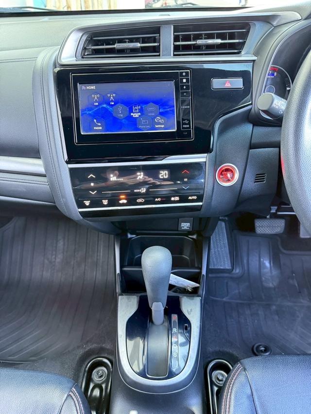 HONDA JAZZ 1.5RS i-VTEC TOP 2018 สีเทา MINOR CHANGE มือเดียวป้าย 7