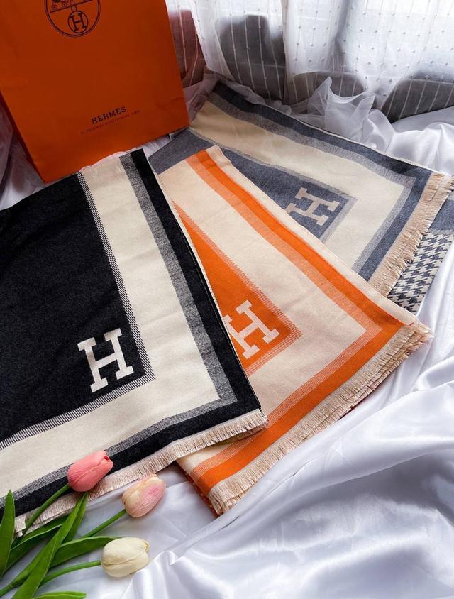 ผ้าคลุมไหล่Hermes