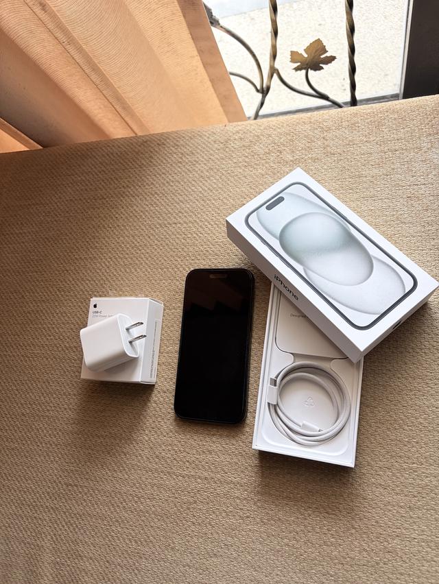 iPhone 15 128GB สีดำ สภาพสวย ครบกล่อง พร้อมปลั๊กแท้