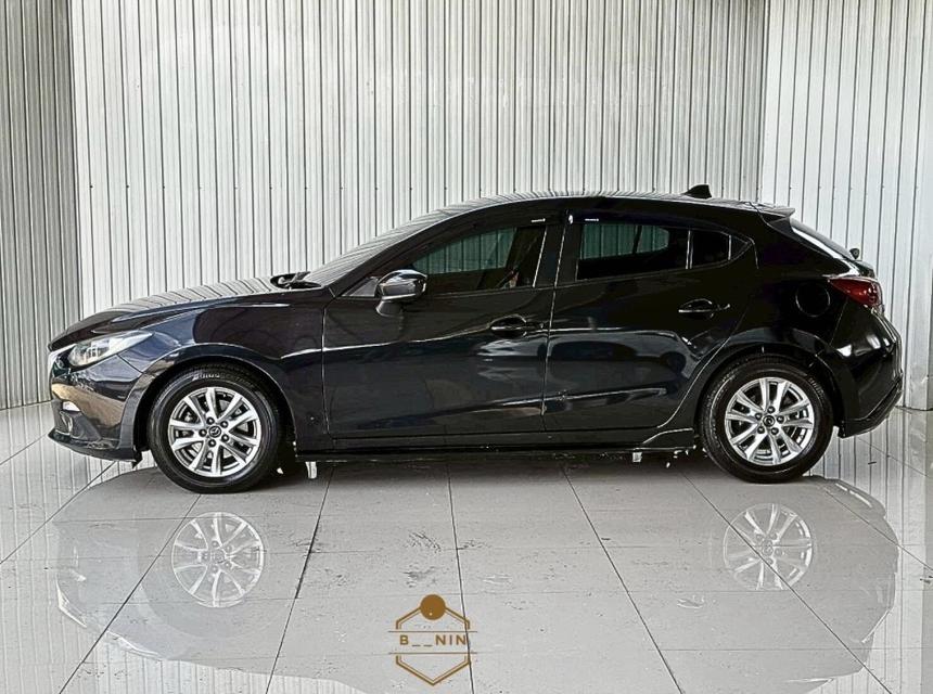 รถยนต์ mazda 8