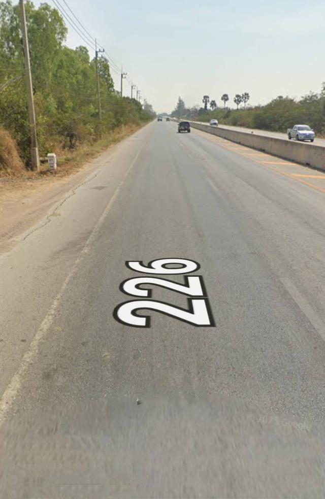 ขายที่ดินแปลงสวยใกล้วงเวียนจักราชติดถนหมายเลข226 อำเภอจักราชจังหวัดนครราชสีมา ขนาด29ไร่เศษ-ไร่ละ 1,600,000 บาท 2