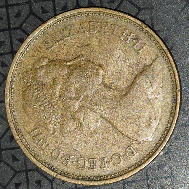 British coin 2 pennies. รูปที่ 4
