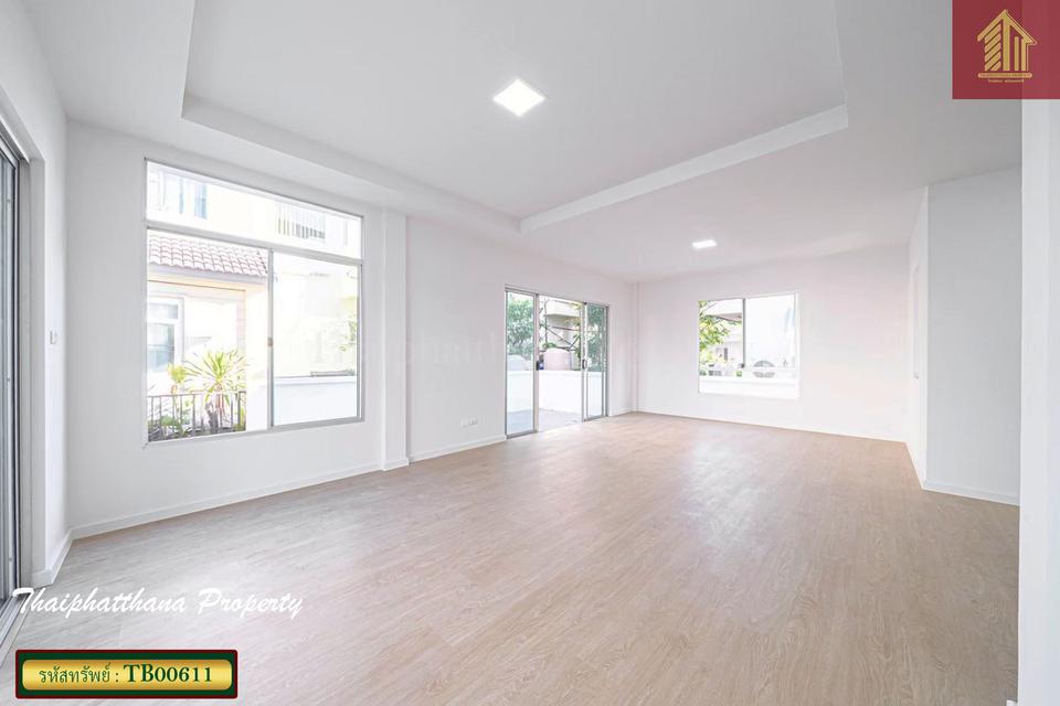 ชลลดา สุวรรณภูมิ ลาดกระบัง54 3