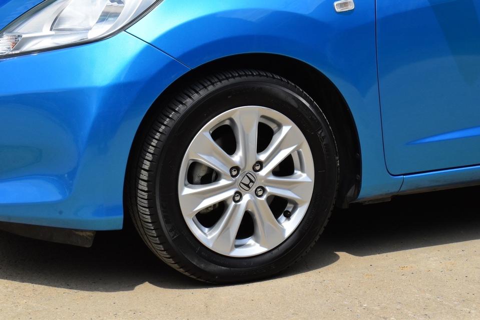 รหัสรถ PB4051 HONDA JAZZ 1.5V AUTO 2013 เบนซิน 20