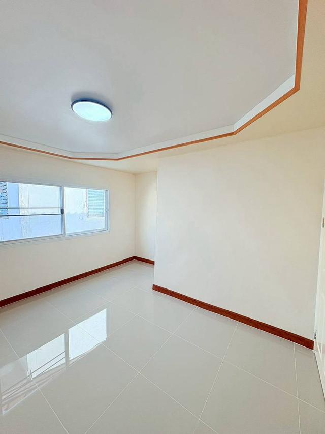 💛หมู่บ้านพร้อมจิตร บางใหญ่ 💛ทาวน์เฮาส์ 2 ชั้น  ถนนเมน โครงการมีระบบรักษาความปลอดภัยเข้า-ออกใช้คีย์การ์ด. ด้านหลังติดทุ่งนารับลมเย็นๆ 16