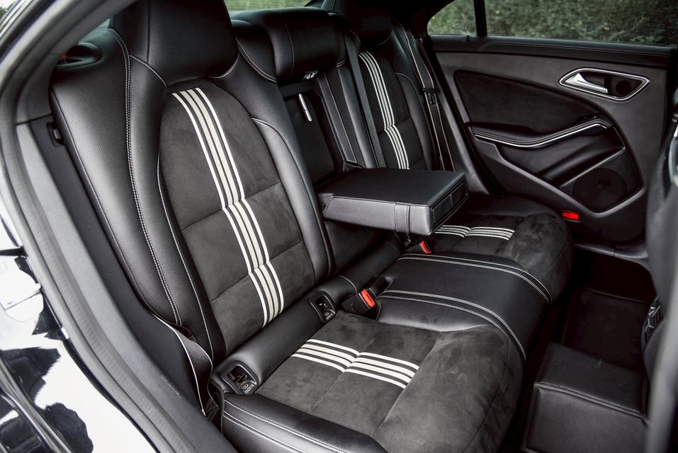รหัสรถ CBL1090 Mercedes-Benz CLA250 AMG Dynamic [White Art Edition] AT 2019 14