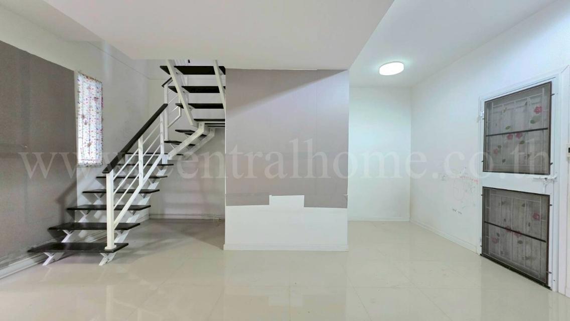 ทาวน์เฮ้าส์ บ้านพฤกษา 87/2 ศรีนครินทร์ - บางนา หลังมุม 8