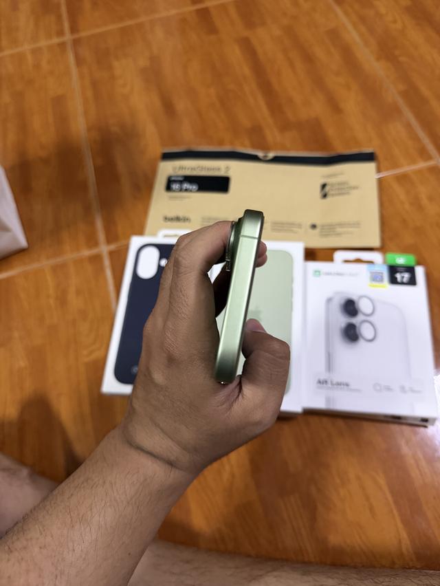 iPhone 17 512gb Sage Green 3