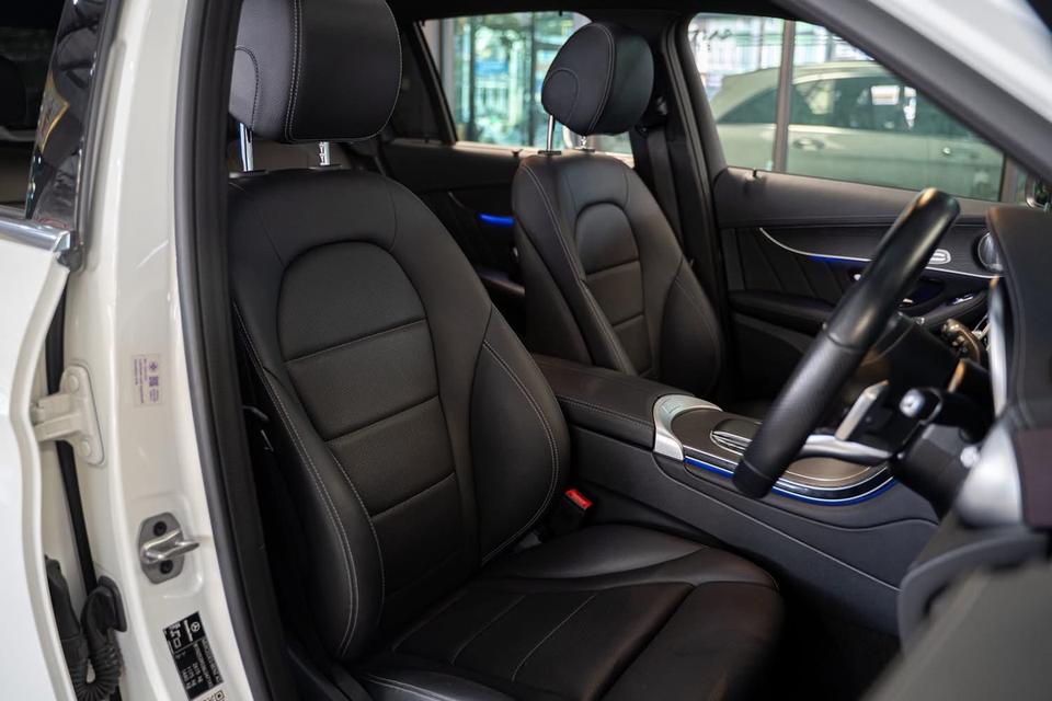 Mercedes-Benz GLC 300e 4Matic AMG Dynamic ปี 2022 เลขไมล์ 32,xxx km. 6