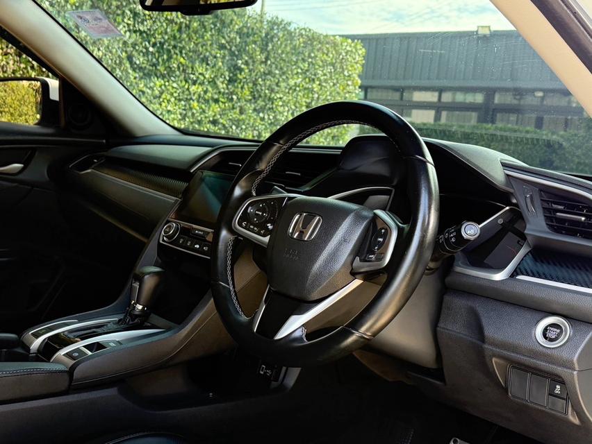 2018 HONDA CIVIC FC 1.5 TURBO RS รถมือเดียวออกป้ายแดง รถวิ่งน้อย เข้าศูนย์ทุกระยะ ไม่เคยมีอุบัติเหตุครับ 10