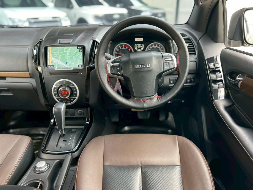 ISUZU D-MAX V-CROSS CAB-4 3.0 Ddi M ปี 2019 โฉม V-CROSS CAB-4 19-ปัจจุบัน 12