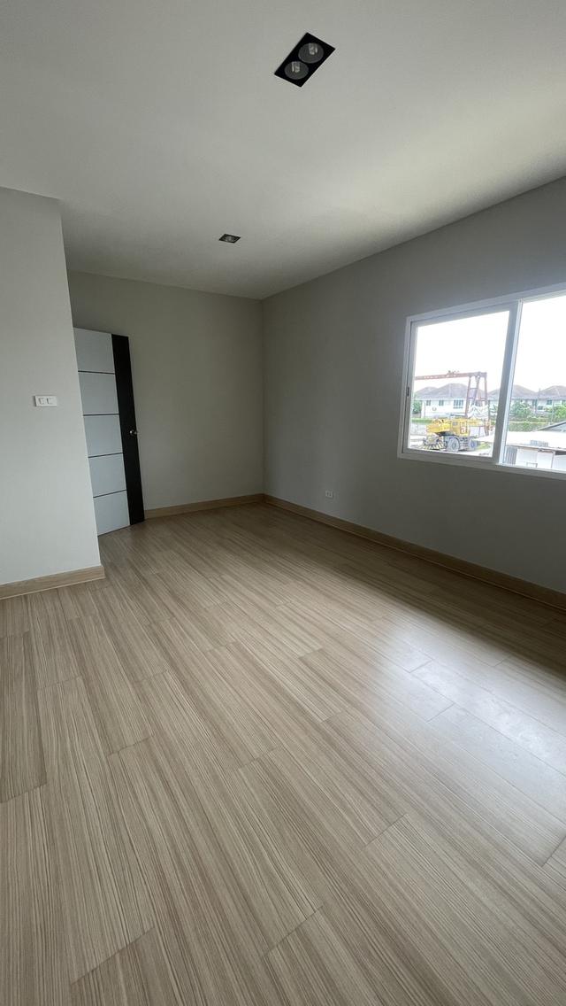 บ้านเดี่ยวหลังใหญ่ 3 ห้องนอน หมู่บ้านกาญจน์กนก 2 เฟส 3 ทำเลโครงการติดถนนเส้นหลักวงแหวนรอบนอก เดินทางสะดวก พร้อมโปรโมชั่นของแถมและส่วนลดมากมาย 13