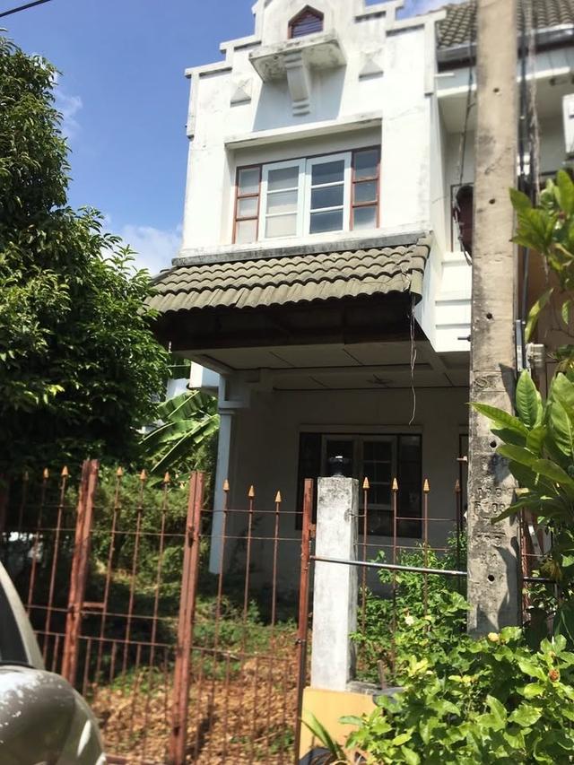 เจ้าของขายเอง ต่อรองราคาได้ !!! โครงการลัลลี่วิลล์ ธูปะเตมีย์ ขายบ้านตามสภาพ  พื้นที่ 35 ตรว.  ทาวน์โฮม 2 ชั้น 1