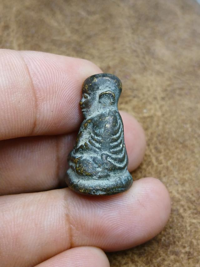 หลวงพ่อเงิน รุ่นปืนแตก รูปที่ 3