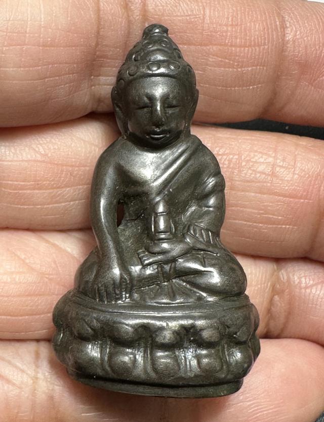 พระกริ่งปวเรศเนื้อสัมฤทธิเงิน มีโค้ดเม็ดงา  ก้นอุดทองแดง