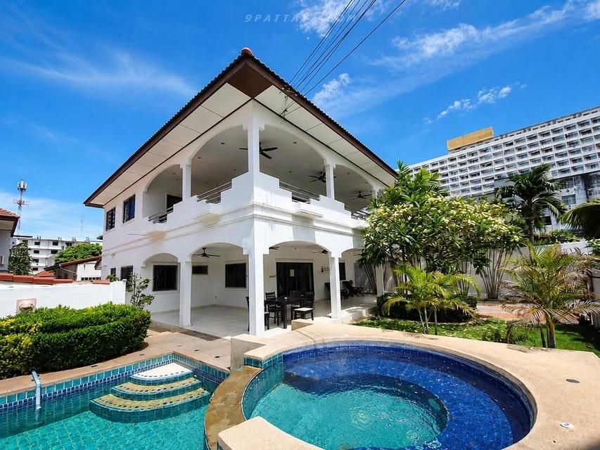 For Rent — 4-Bedroom Pool House at Royal Park Village, Thepprasit RoadPrivate pool house for rent at Royal Park Village, Thepprasit Road, Pattaya. 1