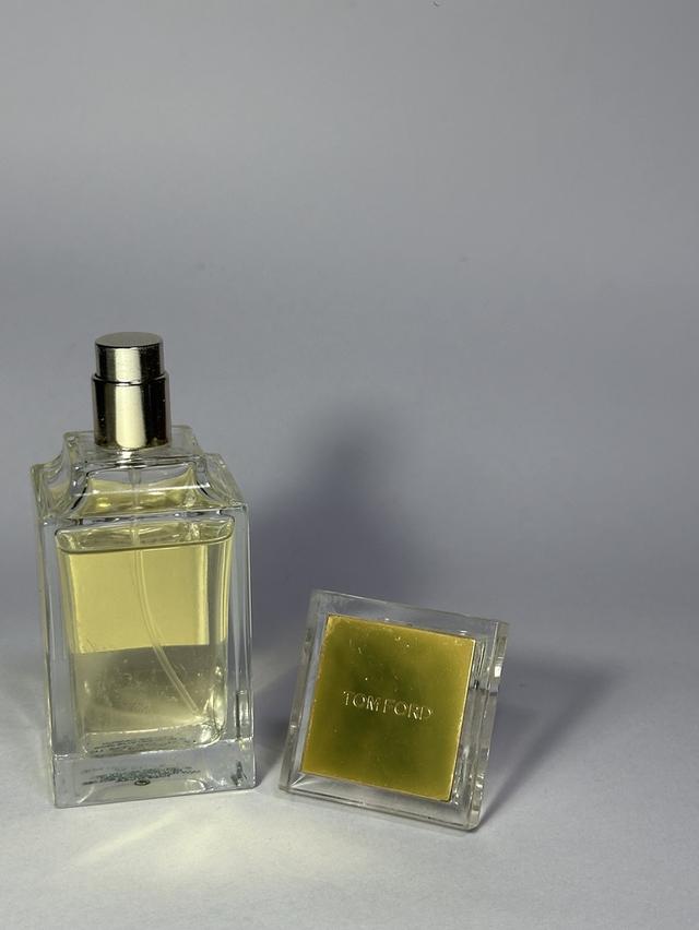 น้ำหอมมือสอง Tom Ford Santal Blush Eau de Parfum ขนาด 50 มล. น้ำหอมสภาพใหม่มาก ในราคา 2,800 บาท รูปที่ 4