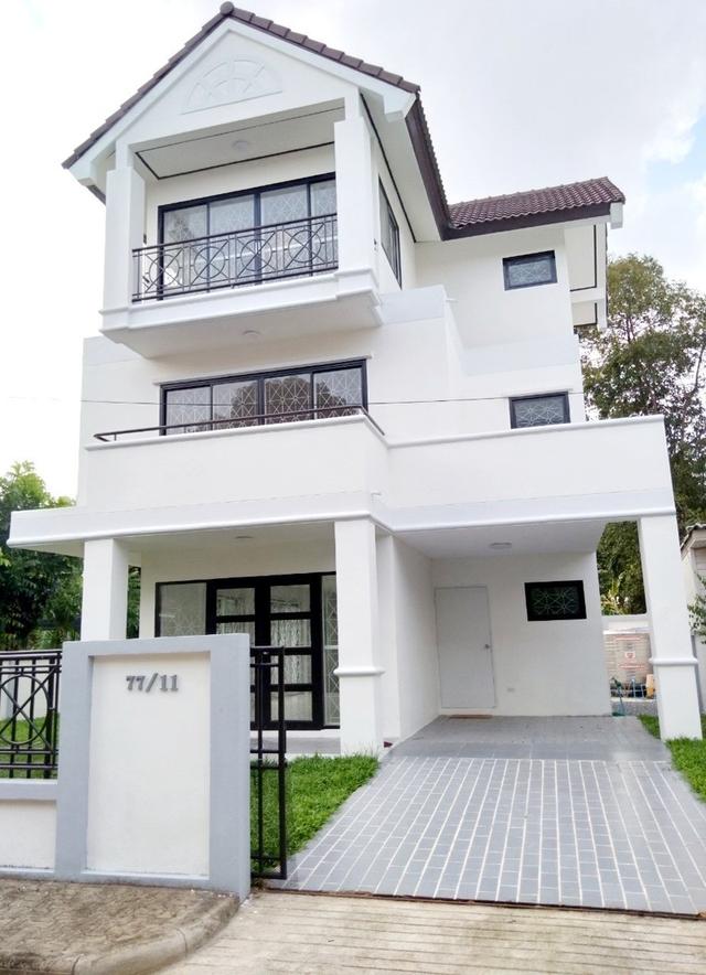 บ้าบเดี่ยว 3 ชั่น รามอินทรา 109 เนื้อที่ 61.5 ตร.ว. 4 นอน 4 น้ำ 1 จอด ใกล้แฟชั่นไอส์แลนด์ BTS บางชัน 1