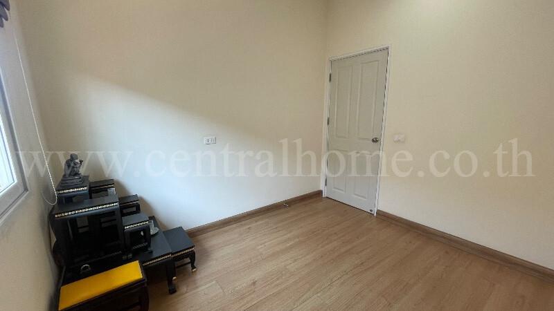 ทาวน์เฮ้าส์ โกลเด้น ซิตี้ ปิ่นเกล้า - จรัญสนิทวงศ์ หลังริม พร้อมเข้าอยู่ 8