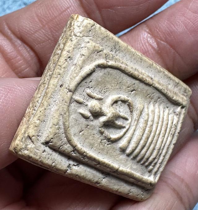 พระสมเด็จวัดเกศไชโย พิมพ์เจ็ดชั้นนิยม รูปที่ 5