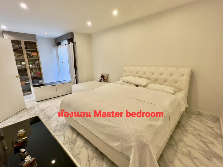 ขายบ้าน 2 หลังสไตล์โมเดิร์นตกแต่งด้วยเฟอร์นิเจอร์ built in แบบรูปราคา 7.4 ล้านบาท 7