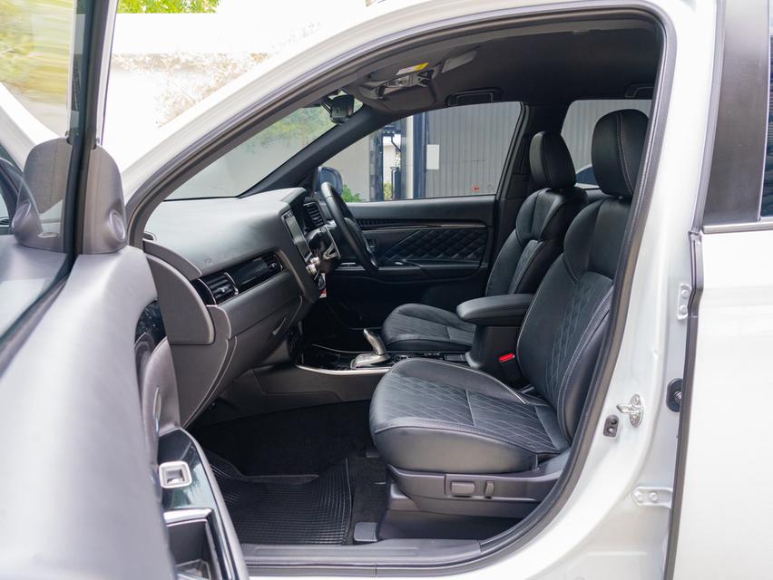 MITSUBISHI OUTLANDER PHEV 2.4 GT PREMIUM 4WD 2021 รูปที่ 13