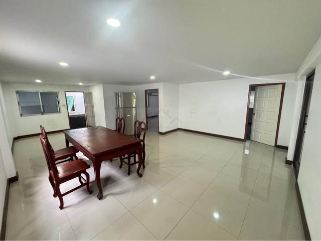 ให้เช่า บ้านเดี่ยว 2 ชั้น หมู่บ้านเมืองทอง 2 โครงการ 3 ขนาด 90 ตรว. 5 ห้องนอน ซอยพัฒนาการ 53 ใกล้โรงพยาบาลวิภาราม พร้อมเข้าอยู่ 10