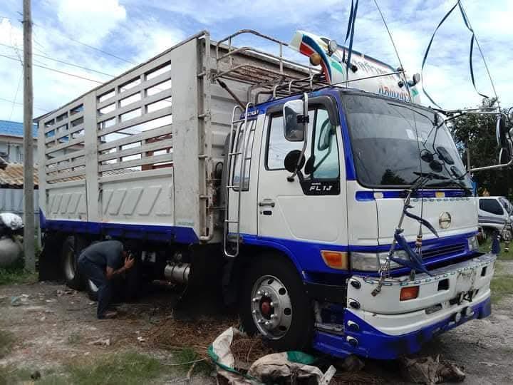 สิบล้อเพลาเดียว HINO FL176  1