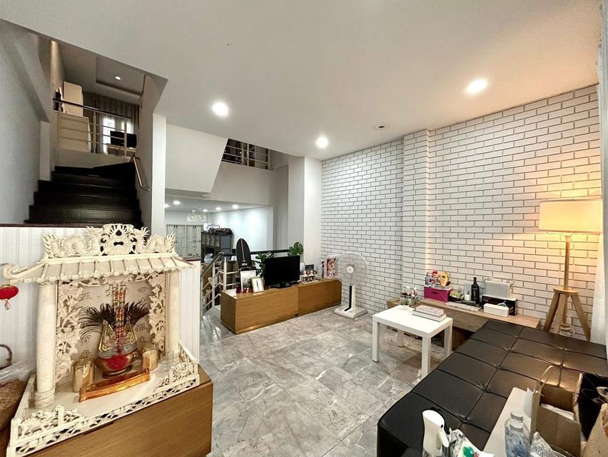 ขายทาวน์โฮม 3 ชั้น | บ้านรรินธร บางกรวย-พระราม 5 ใกล้โลตัส นครอินทร์ 5