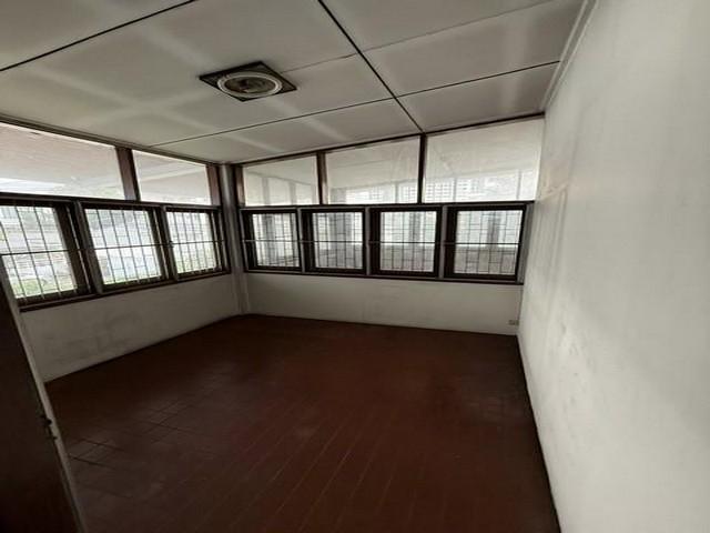 PB5984ให้เช่า บ้านเดี่ยว ย่านรามคำแหง ใกล้แยกลำสาลี บ้านหันหน้าทิศตะวันออก จอดรถในบ้านได้ 3-4 คัน ให้เช่าตามสภาพ 13