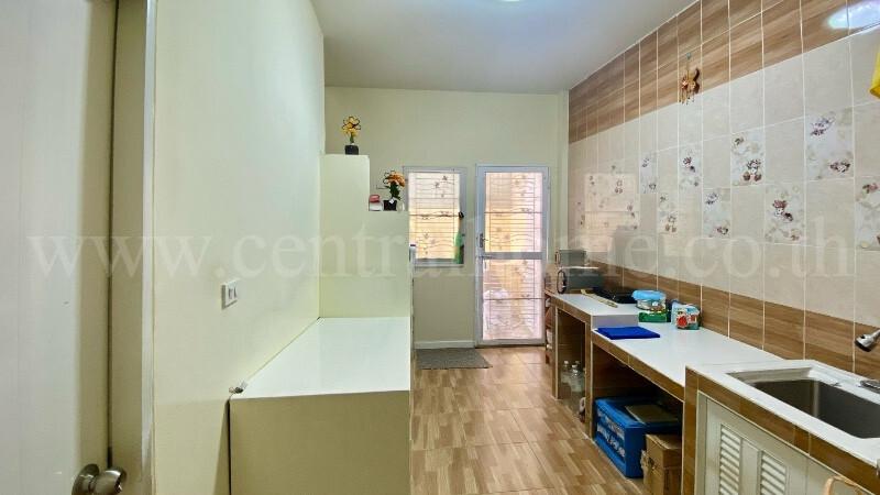 ทาวน์เฮ้าส์ บีเค ลัคกี้โฮม 3 อุทัย-โรจนะ ต่อเติมครบ พร้อมอยู่ 6