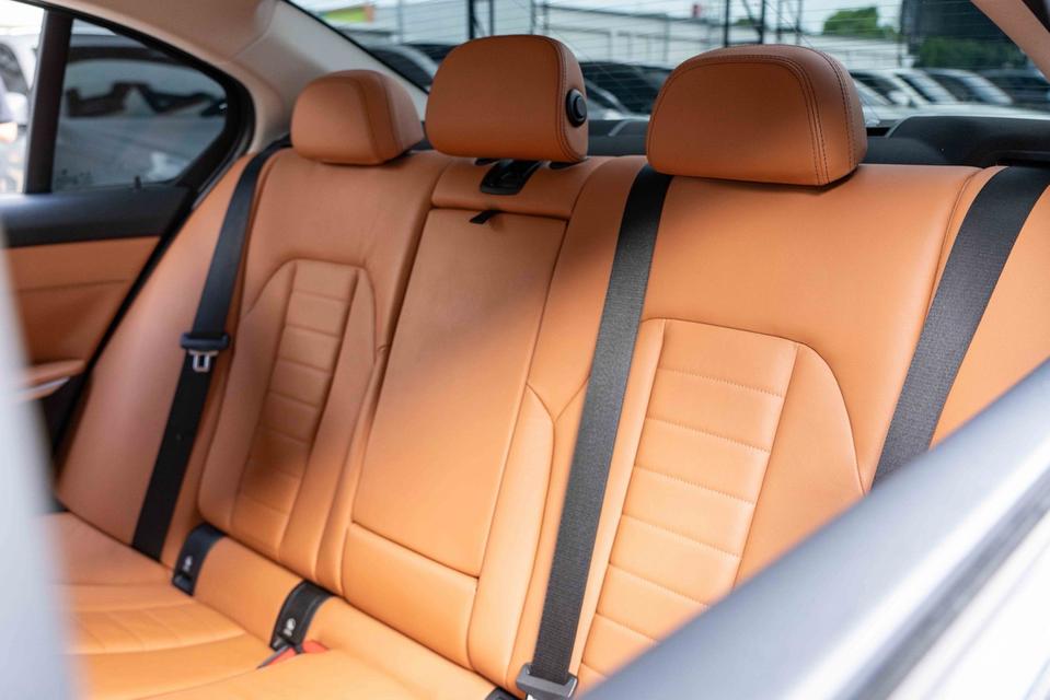 รหัสรถ NP5781 🚘 BMW 320d SPORT ปี 2020 รูปที่ 10