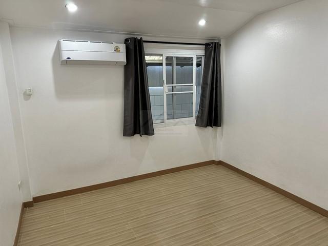 ให้เช่า บ้านชั้นเดียว หมู่บ้านสัมมากร รามคำแหง112 ซอยเมน บ้านรีโนเวทใหม่ การเดินทางสะดวก ของกินสะดวก มีร้านอาหาร ร้านค้ามากมายในหมู่บ้าน 8