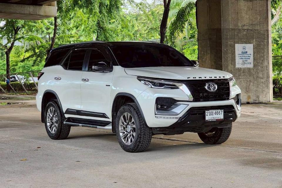 Toyota Fortuner 2.4 V 4WD AT ปี 2021 3