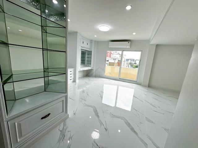 ให้เช่าบ้านหรู 5 ชั้น รีโนเวทใหม่ 450 ตร.ม. 4 ห้องนอน เย็นอากาส Residence ใจกลางสาทร พร้อมเข้าอยู่ เหมาะอยู่อาศัยหรือทำโ 2