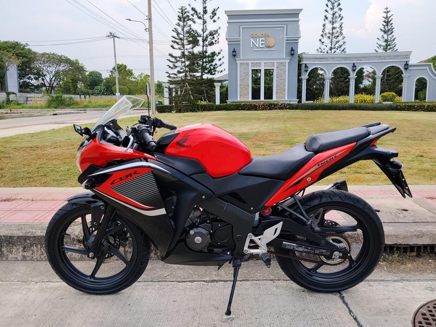 ใช้เพียง 4 พันกว่าkm. Honda CBR150R ครับ