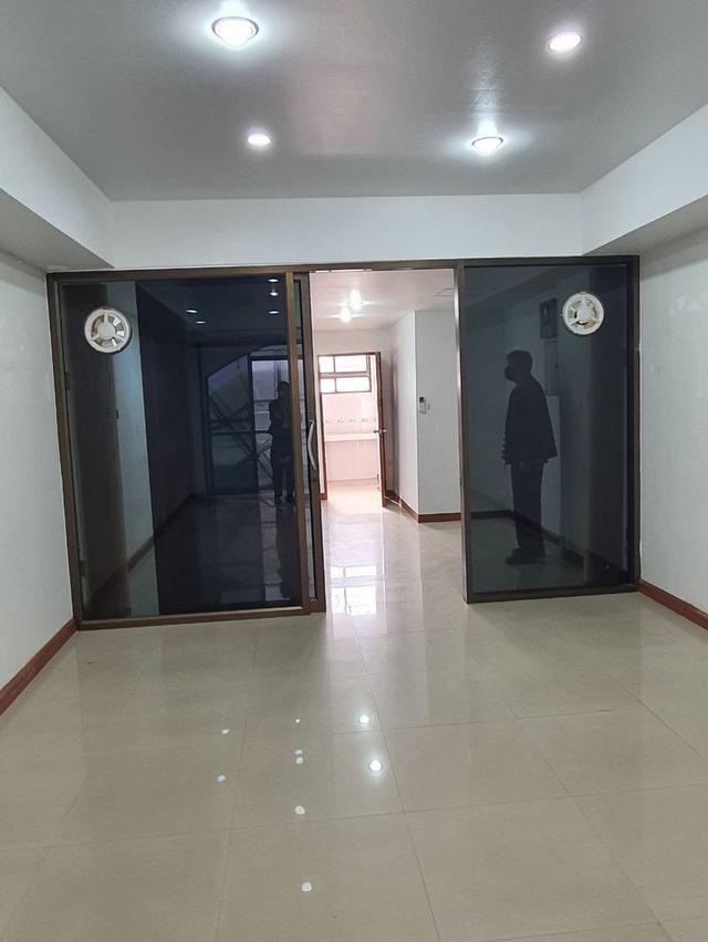 ขายตึกสีลมพลาซ่า ติดถนนสีลม ด้านหน้าเป็น#superrich#btsช่องนนทรี ราคาดีทำเลดี ติดต่อผึ้งรติ0619419639 7