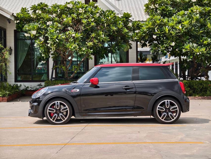 Mini John Cooper Works F56 ปี 2020  4