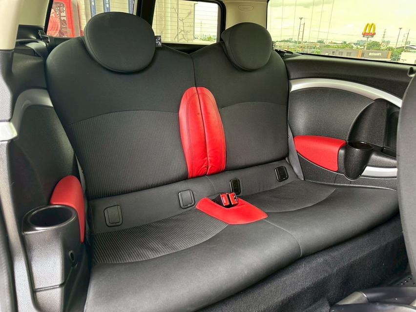 MINI Cooper Clubman (R55) Body ประตูตู้กับข้าว 1.6L Panoramic Glass Roof 16