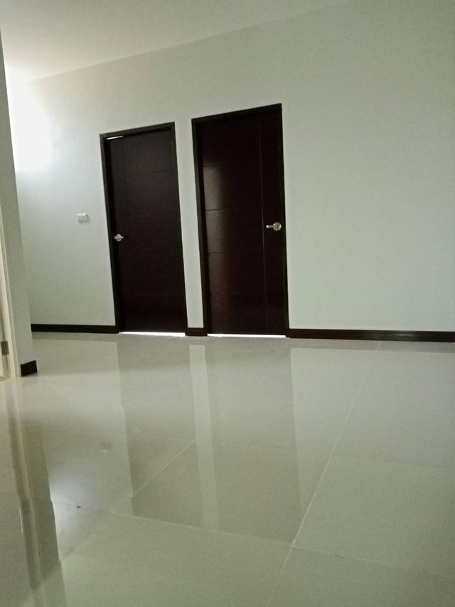 NEW TOWN HOUSE FOR SALE IN DOWN TOWN CHANTHABURI 5