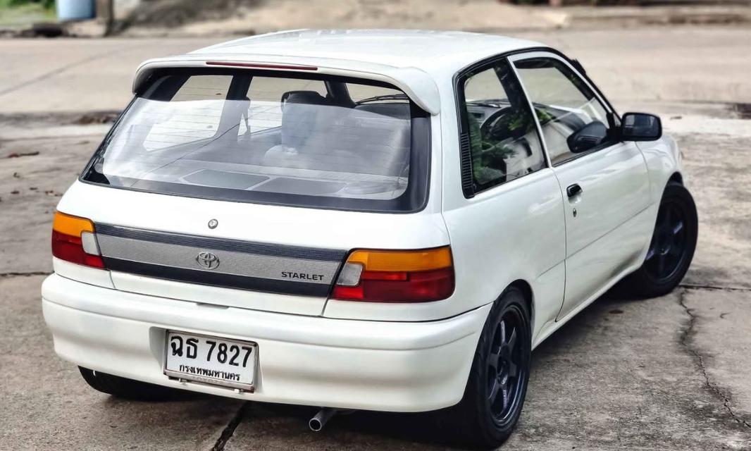 Toyota Starlet EP82 สีขาว 2