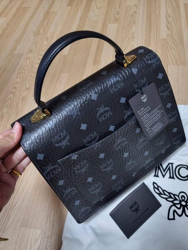 กระเป๋าMCMแท้100% จากเกาหลี มือ2 สภาพนางฟ้า 90% ใช้งานน้อยมาก สินค้ามีอุปกรณ์ ครบตามรูป