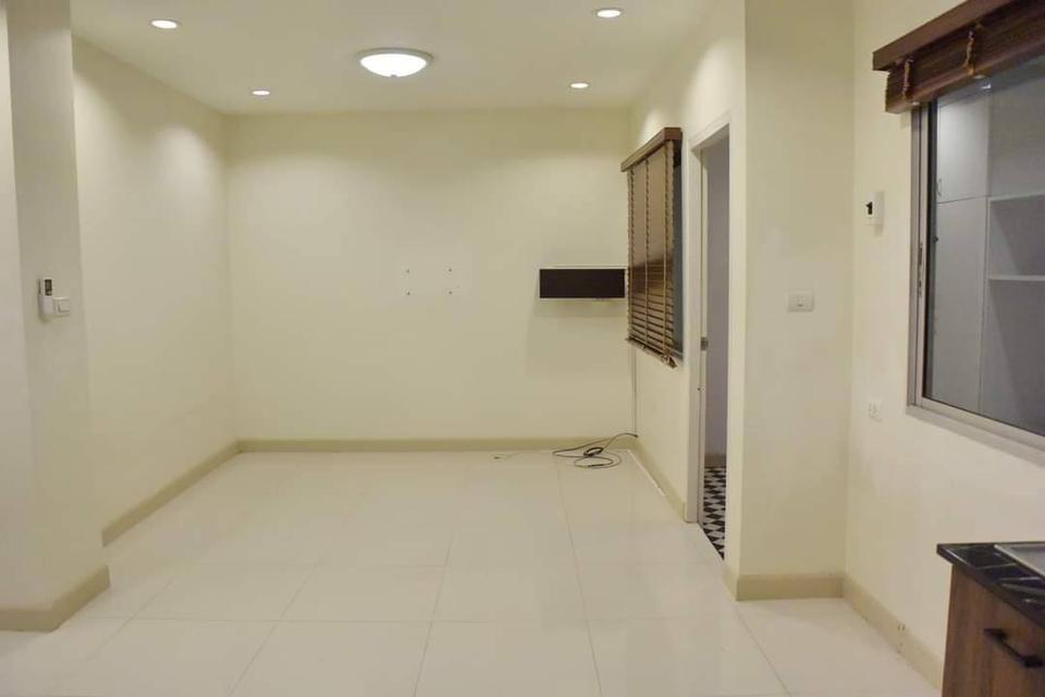 ให้ เช่า ลําลูกกา คลอง 4 บ้าน รื่นฤดี 4  ทาวน์ เฮ้าส์ หลังมุม ขนาด 30 ตร.วา 6
