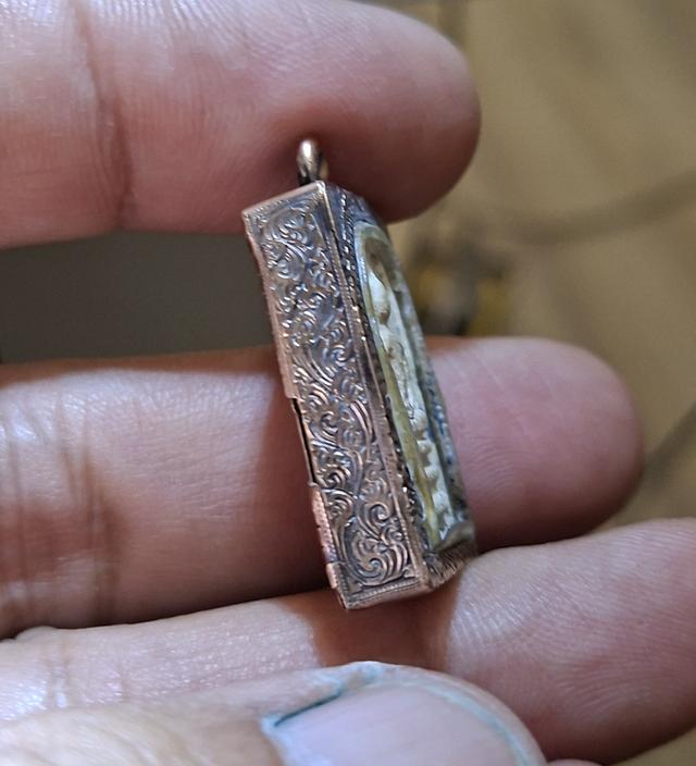 พระสมเด็จพิมพ์คะแนนเลี่ยมกรอบนาคเก่าแท้ 40% ปิดหลัง รูปที่ 4