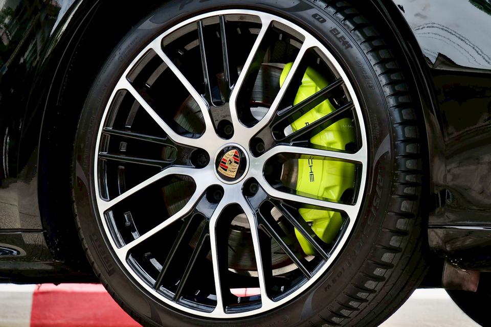 Porsche Panamera Sport Turismo 4 E-Hybrid Facelift ปี 2022 Full Option รูปที่ 10